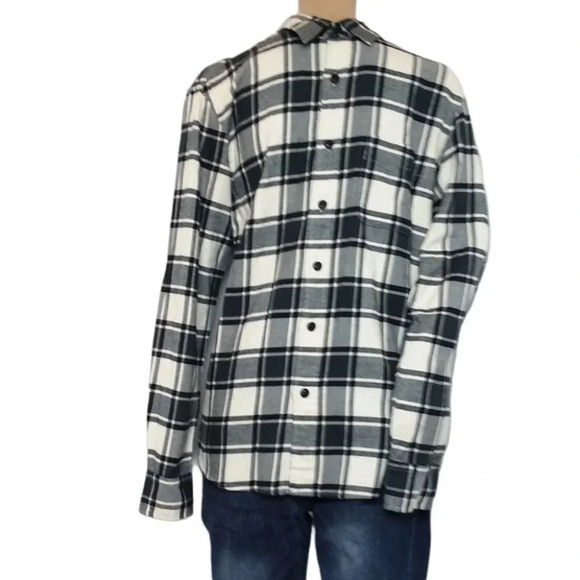 Uniqlo Other - UNIQLO Black Plaid Button Down Shirt